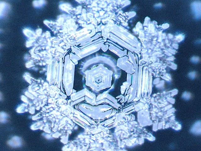 #pillola21 – Acqua informata, frequenza che cura.